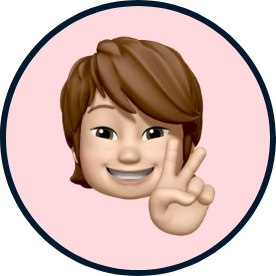 Memoji of Lorena Goldsmith - founder of The Literary Studio.